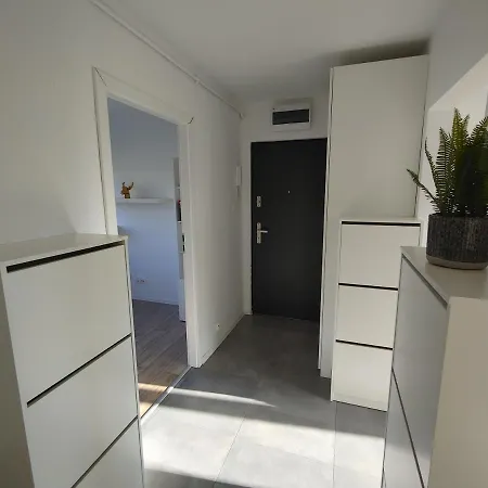 - Niedzwiadek Warszawa
